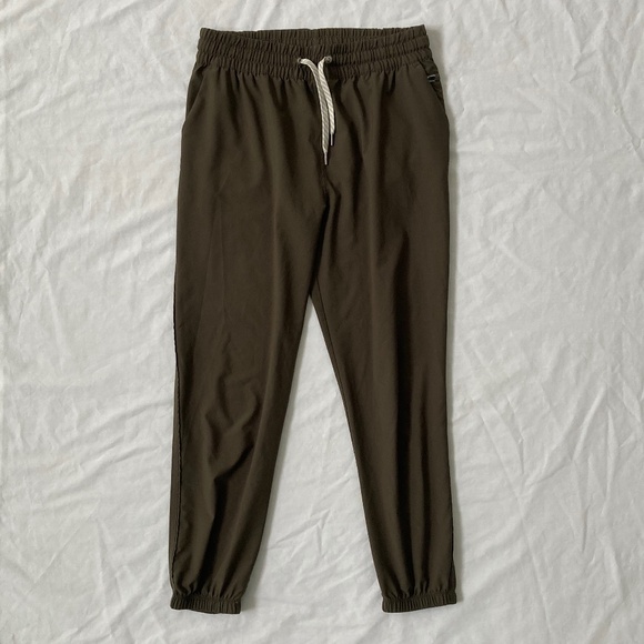 Vuori women’s sz M Weekend Jogger - Picture 2 of 9